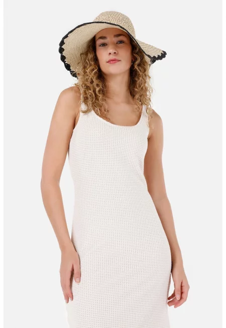 Прилепнала рокля с релеф