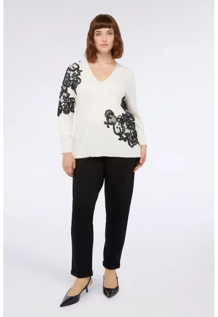 Шпиц пуловер с дантела