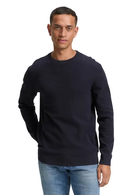 Слим пуловер с органичен памук