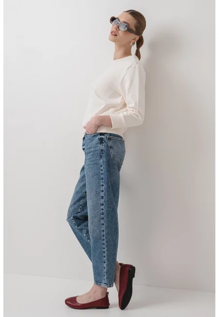 Суитшърт с овално деколте и паднали ръкави - Слонова кост