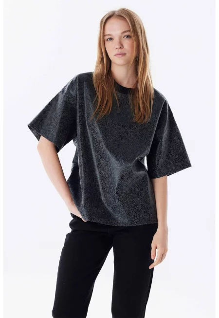 Свободна тениска с паднали ръкави