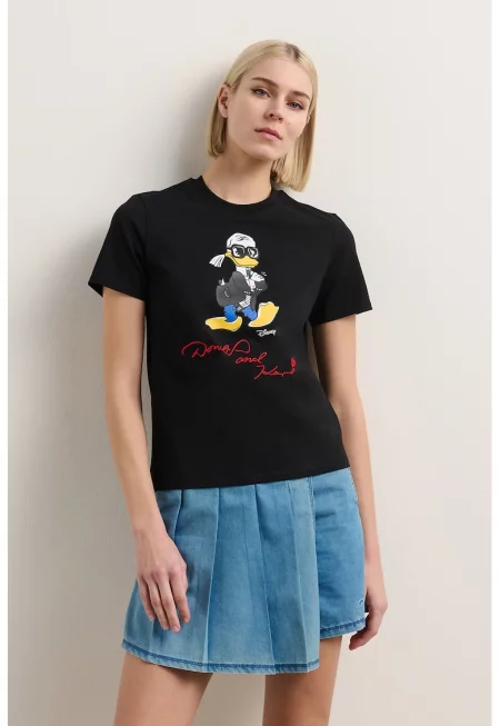 Тениска с принт и бродиран надпис