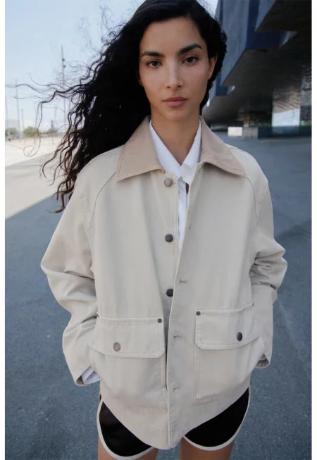 Яке от деним с контрастна яка