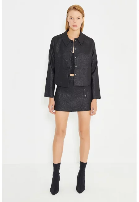 Яке с бляскави елементи