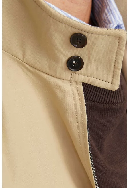 Яке с ръкави реглан