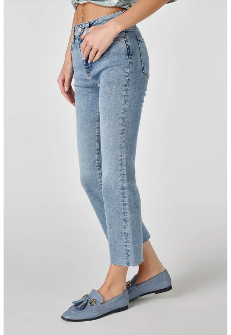 Дънки над глезена със средновисока талия - Светлосин