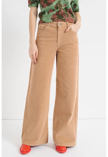 Джинсов панталон с широк крачол