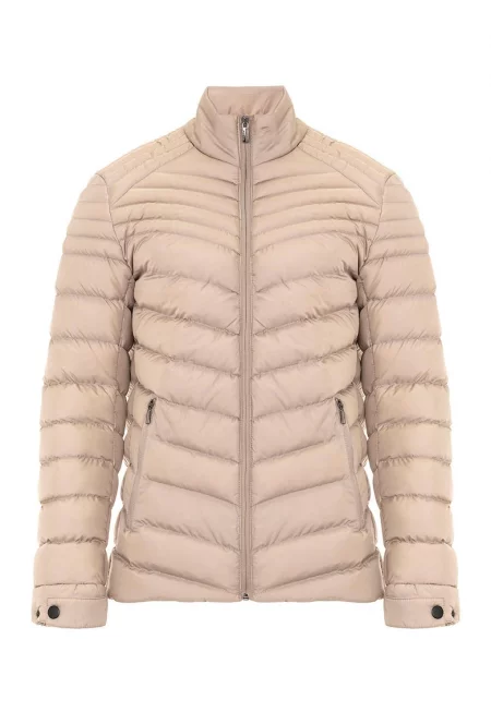 Капитонирано зимно яке със средновисока яка