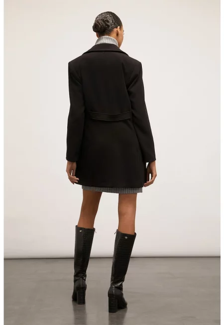 Прав тренч с метални копчета