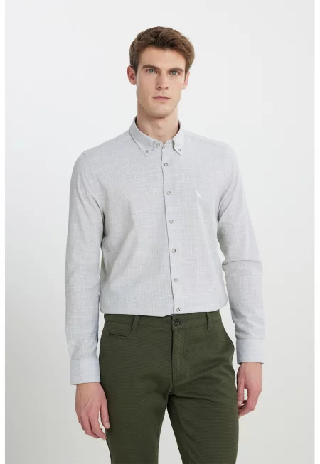 Слим риза с копчета на яката