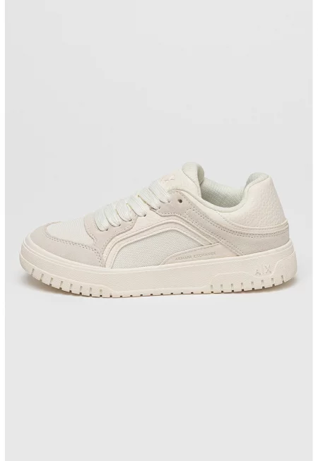 Спортни обувки с мрежести зони и връзки - Мръснобял