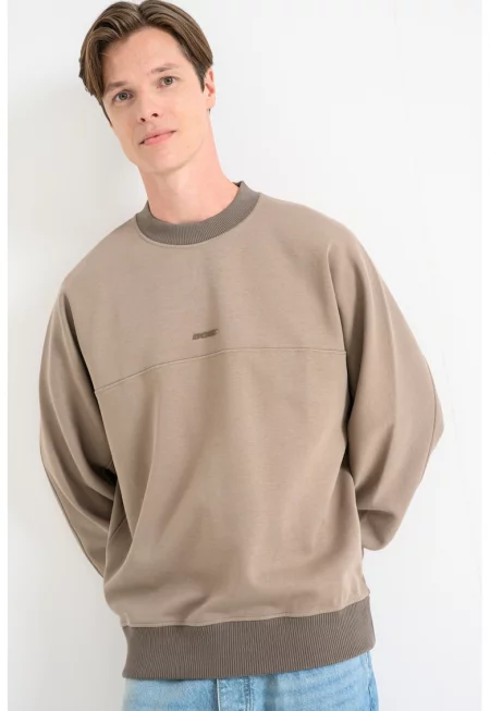 Суитшърт с овално деколте