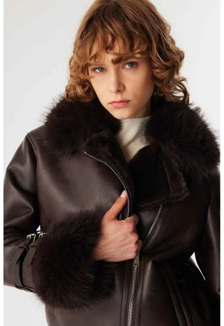 Свободно палто от еко кожа с еко пух - Черен