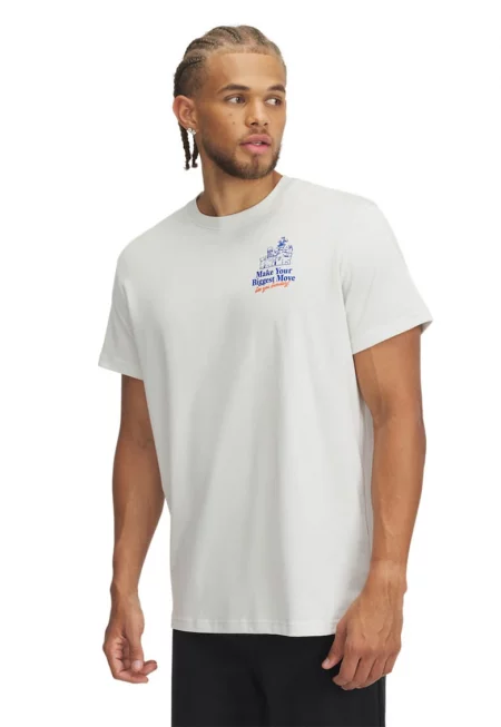 Тениска с надпис на гърба