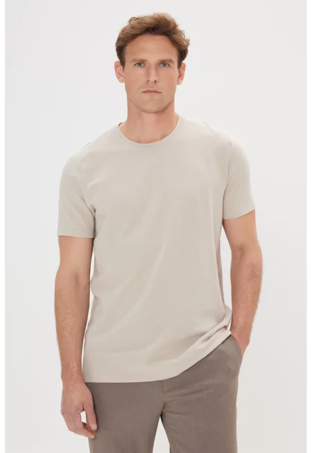 Тениска с овално деколте