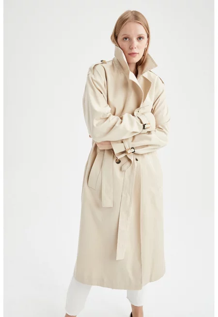 Тренч тип палто с раздвоен ревер