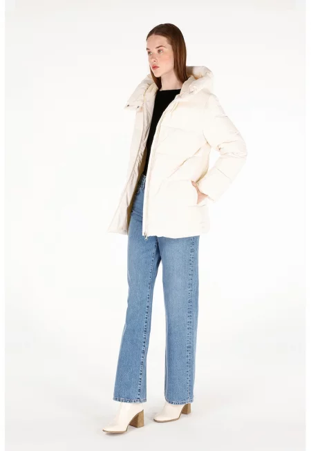 Капитонирано зимно яке с качулка - Бял