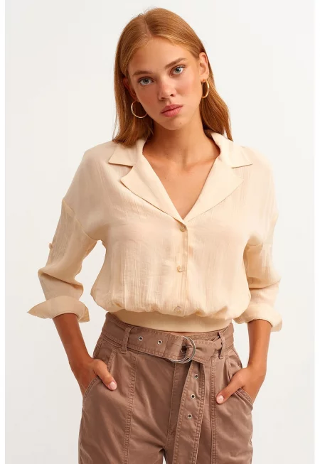 Къса блуза с раздвоена яка