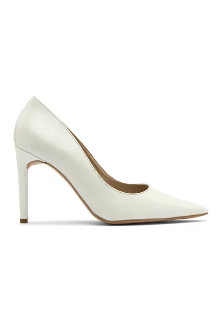 Кожени обувки с ток - Бял