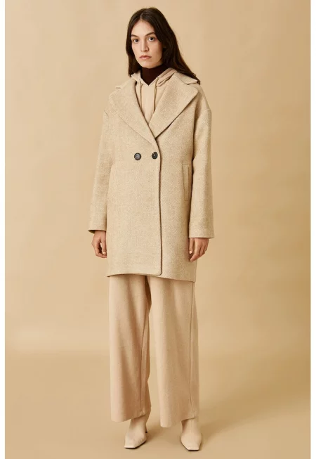 Палто с раздвоен ревер и двуредно закопчаване