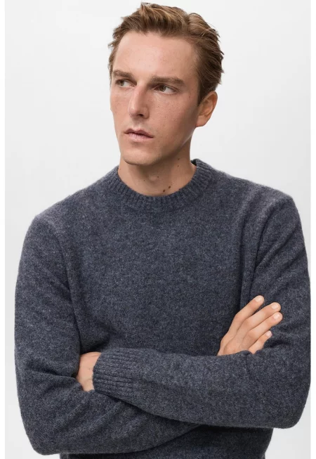 Пуловер с вълна с рипс