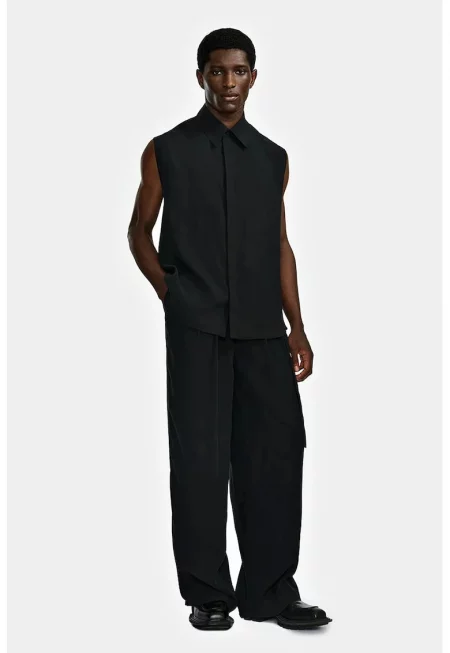 Риза без ръкави с кръстосан гръб и скрито закопчаване със копчета - Черен