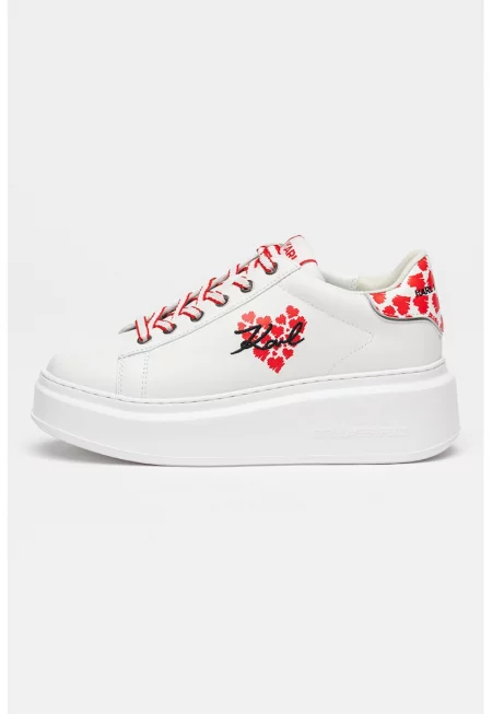 Скосени кожени спортни обувки с лого