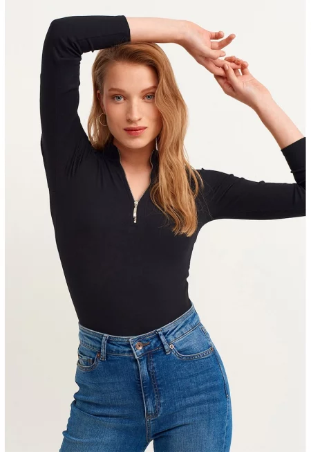 Слим блуза с къс цип