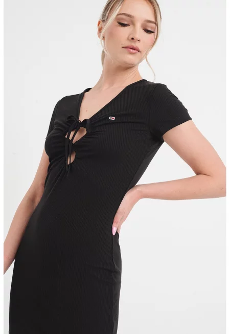 Вталена рокля с отвори - Черен