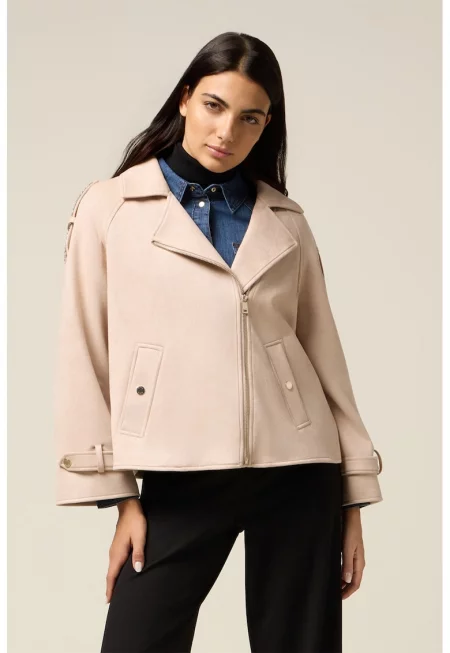 Яке с декоративни камъни на раменете