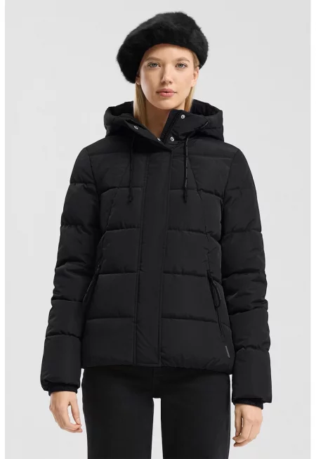 Зимно яке с качулка и джобове - Черен