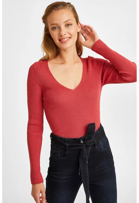 Плетен пуловер с модал с шпиц