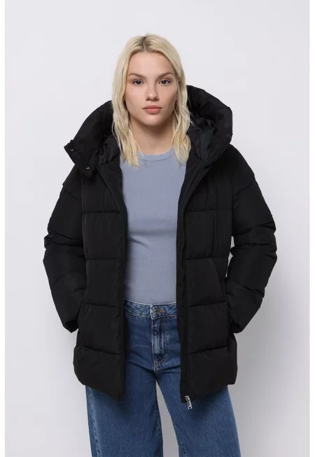 Подплатено зимно яке с качулка и джобове