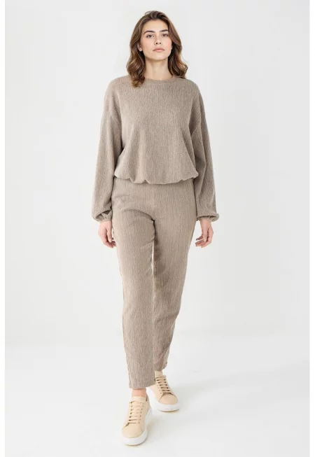 Прав панталон с релеф