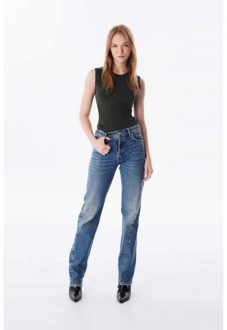 Прави дънки с асиметрични шевове - Пастелносин