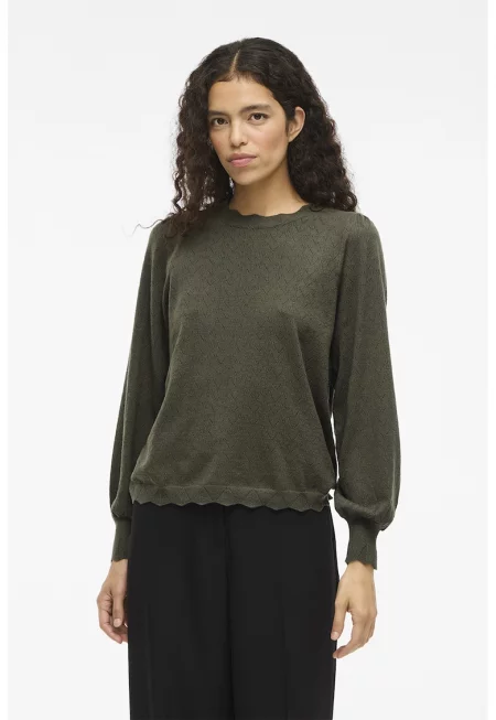 Пуловер с овално деколте и отвори