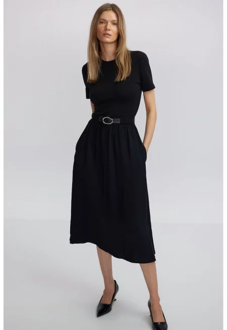 Разкроена рокля с къси ръкави - Черен