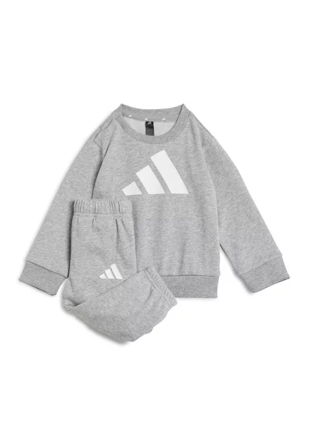 Спортен екип с контрастно лого