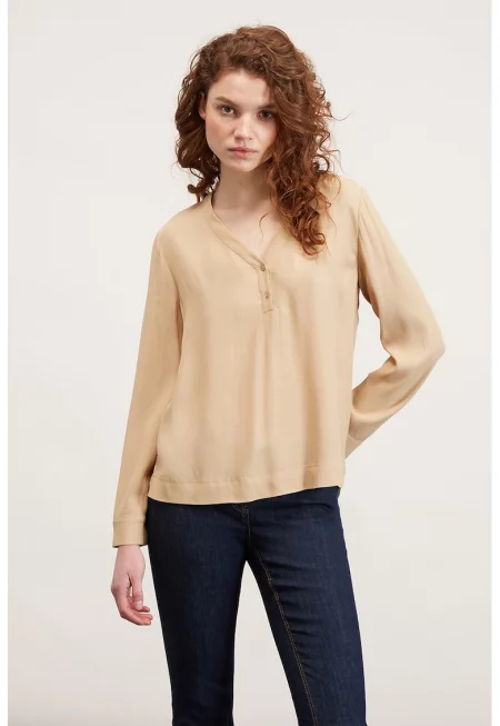 Блуза с шпиц и копчета - Бежов