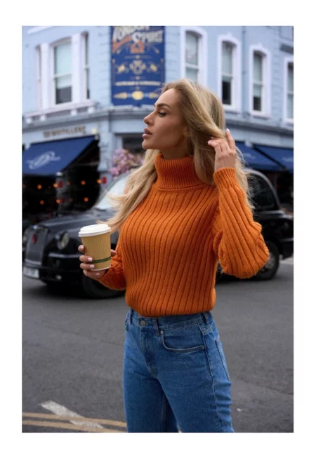 Дамски пуловер с класически дизайн - Made of Emotion - Andrellean - оранжев