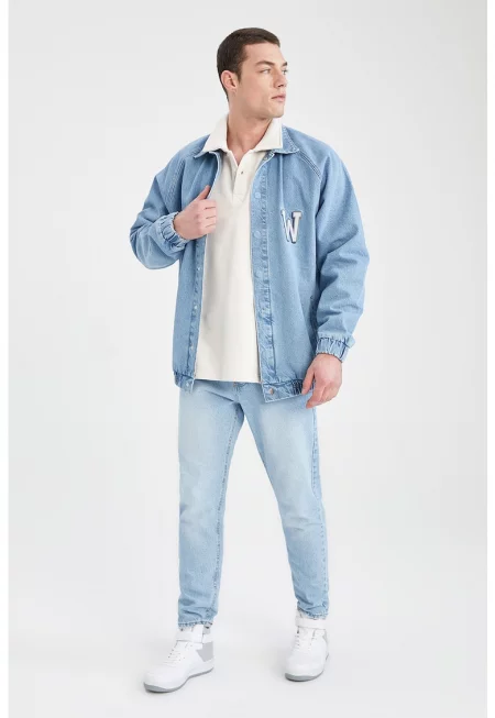 Дънково яке със захабен ефект