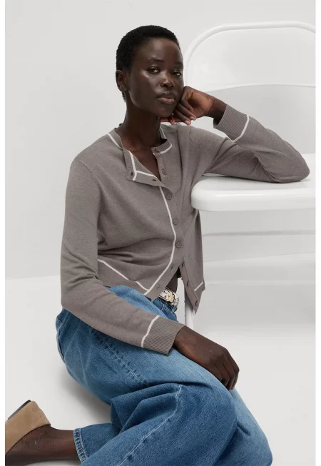 Фино плетена жилетка с копчета