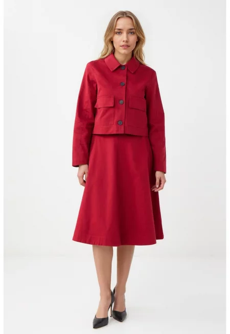 Късо яке с джобове с капаче