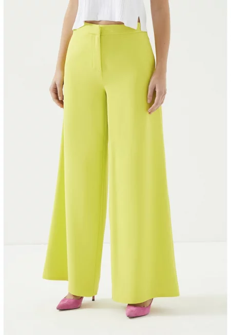 Панталон с широк крачол и джобове