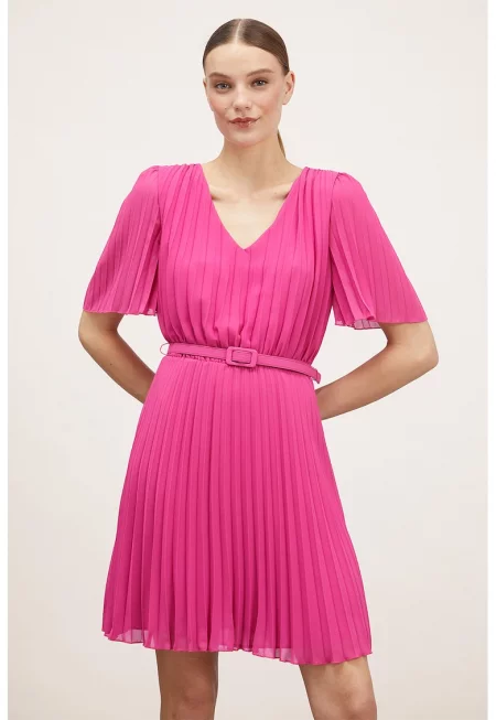 Плисирана рокля с шпиц