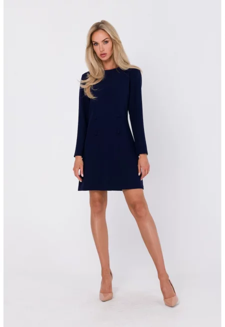 Рокля с декоративни копчета