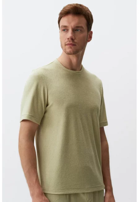 Тениска с овално деколте