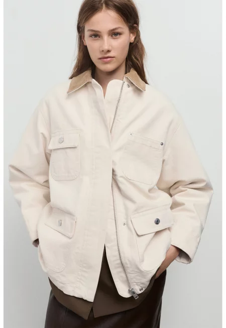 Яке с цип и джобове с капаче - Крем
