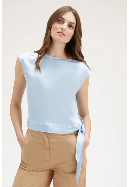 Блуза с овално деколте - без ръкави