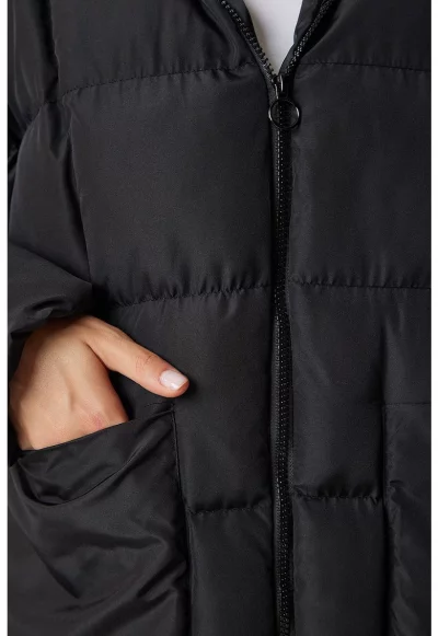 Капитонирано зимно яке с качулка и вата